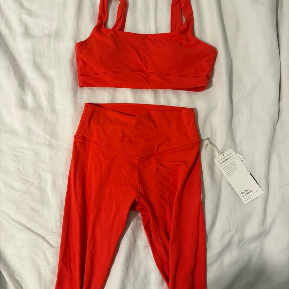 Vuori Poppy Blissblend Form Sports Bra and High-Waist Leggings Set - Picture 6 of 6